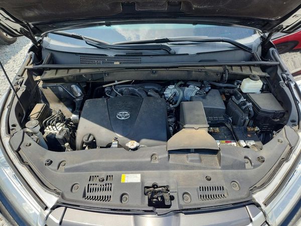 2019 TOYOTA HIGHLANDER LE/LE Plus