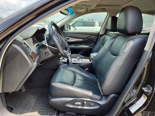 2015 INFINITI Q70L