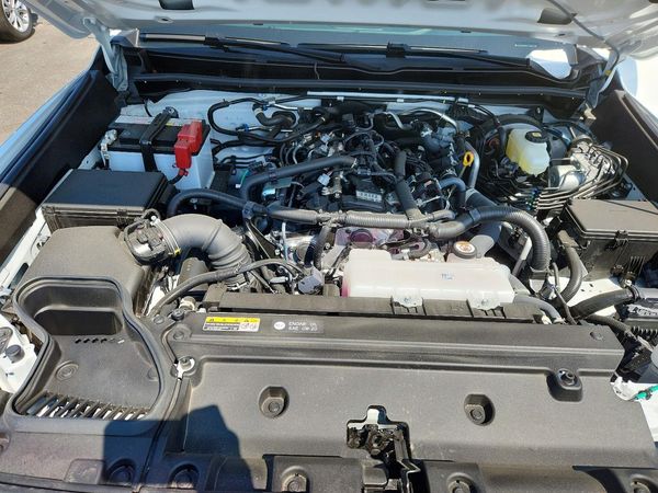 2026 TOYOTA 4RUNNER — Engine bay