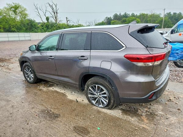 2017 TOYOTA HIGHLANDER SE/XLE