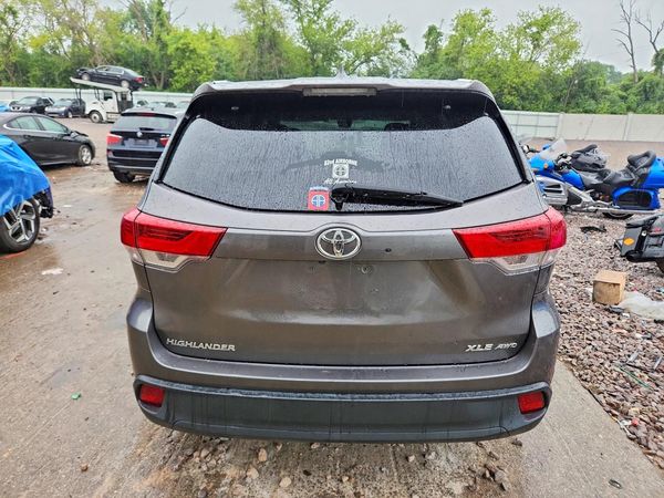 2017 TOYOTA HIGHLANDER SE/XLE