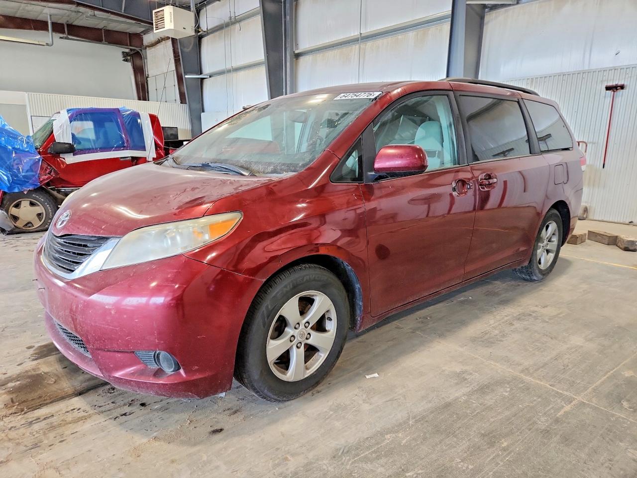 2012 TOYOTA SIENNA