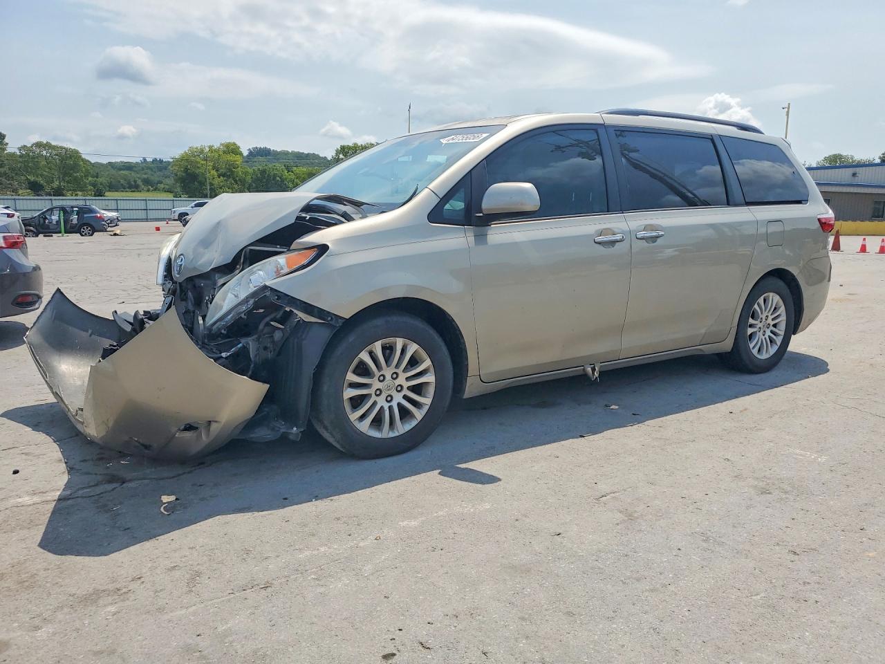 2015 TOYOTA SIENNA