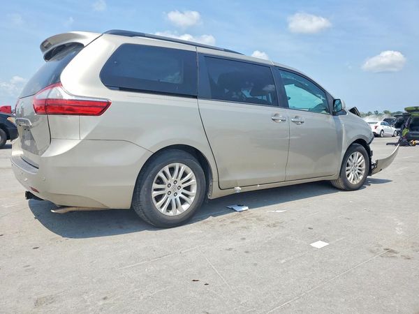 2015 TOYOTA SIENNA