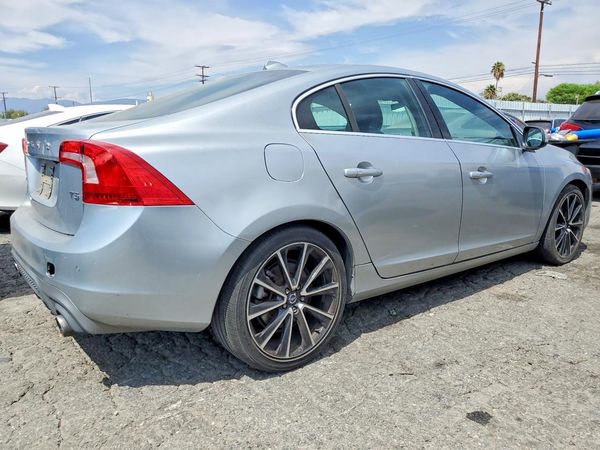 2017 VOLVO S60 Dynamic