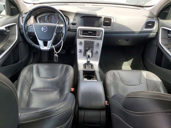 2017 VOLVO S60 Dynamic
