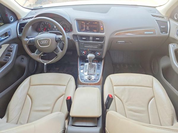 2016 AUDI Q5 quattro Premium Plus