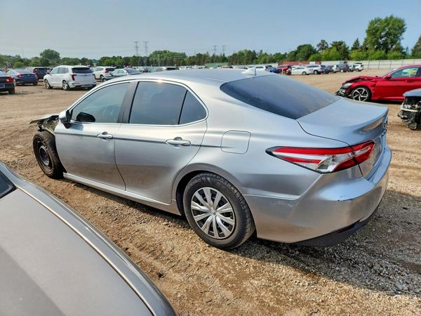 2019 TOYOTA CAMRY