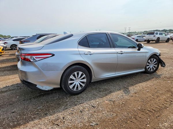 2019 TOYOTA CAMRY