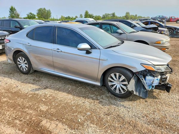 2019 TOYOTA CAMRY