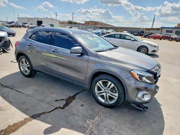 2018 MERCEDES-BENZ GLA GLA250