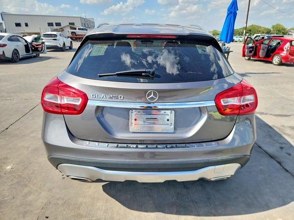 2018 MERCEDES-BENZ GLA GLA250