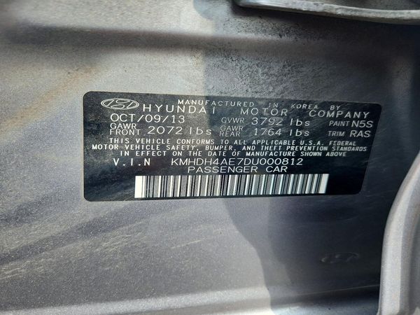 2013 HYUNDAI ELANTRA