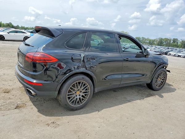 2017 PORSCHE CAYENNE