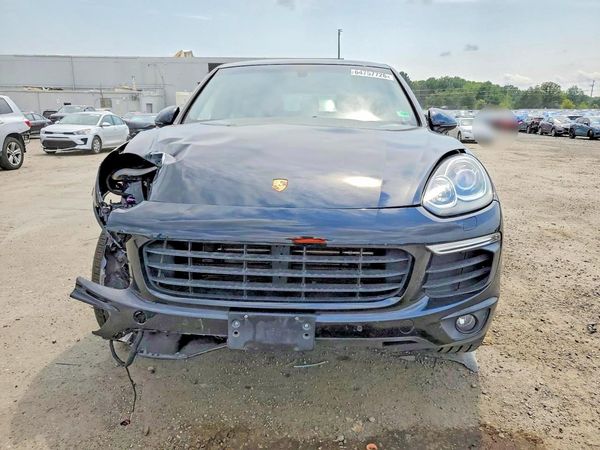 2017 PORSCHE CAYENNE