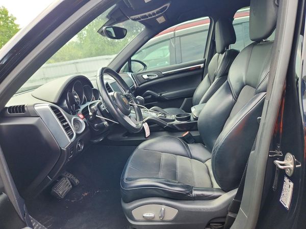 2017 PORSCHE CAYENNE