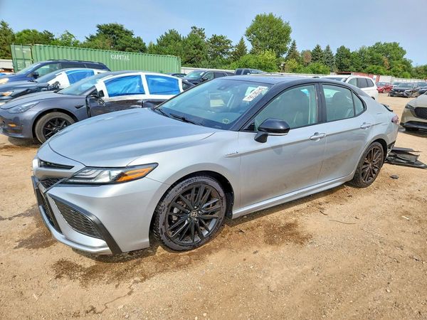 2021 TOYOTA CAMRY