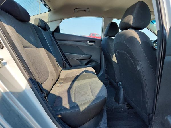 2019 HYUNDAI ACCENT SE and SEL