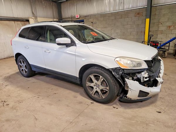 2013 VOLVO XC60