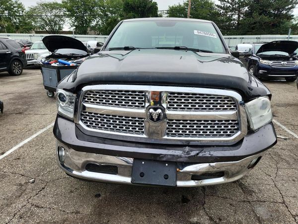 2016 RAM 1500 LARAMIE CREW CAB 4X4