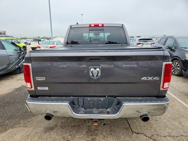 2016 RAM 1500 LARAMIE CREW CAB 4X4