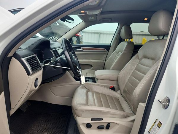 2020 VOLKSWAGEN ATLAS 4Motion SEL Premium — DENT