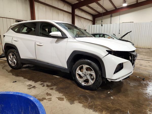 2022 HYUNDAI TUCSON SE