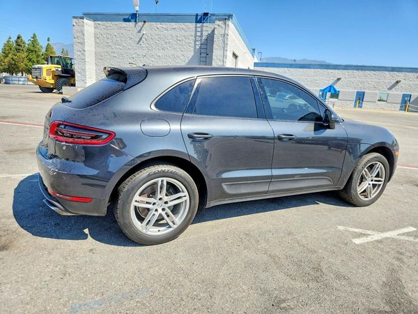 2017 PORSCHE MACAN