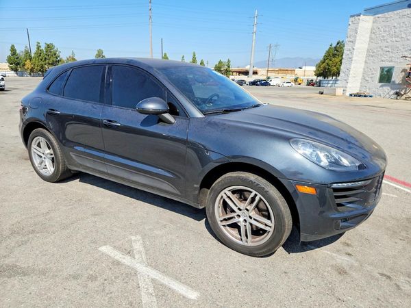 2017 PORSCHE MACAN