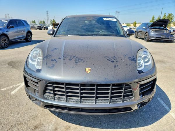 2017 PORSCHE MACAN
