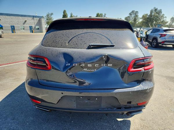 2017 PORSCHE MACAN