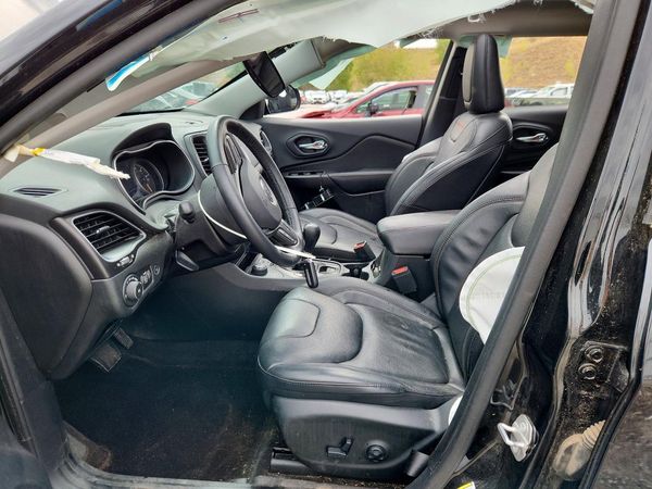 2019 JEEP CHEROKEE TRAILHAWK 4X4