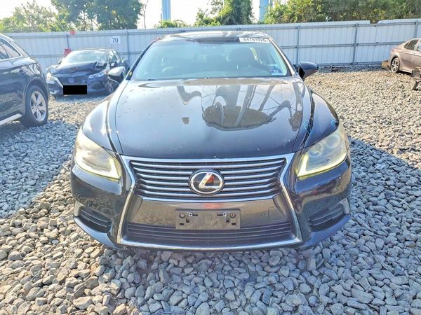 2013 LEXUS LS