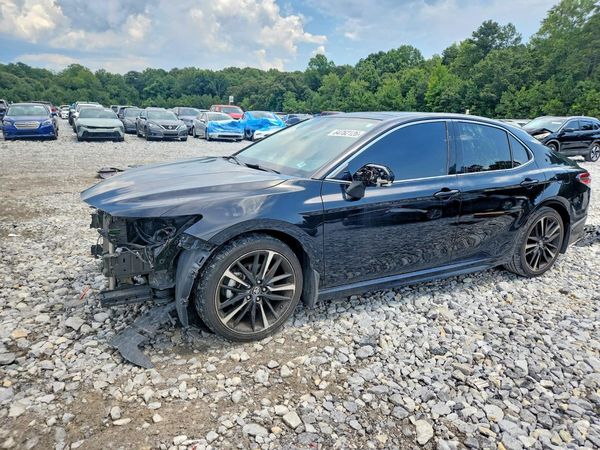 2019 TOYOTA CAMRY