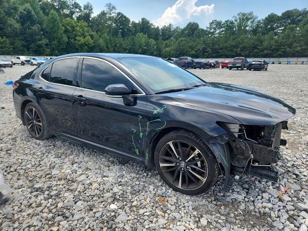 2019 TOYOTA CAMRY
