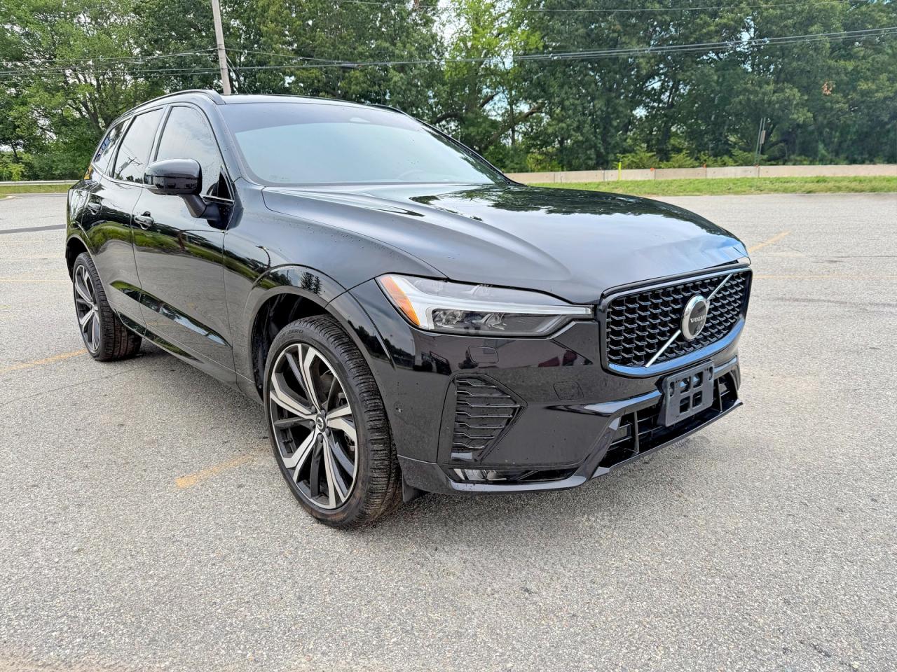 2024 VOLVO XC60 Ultimate Dark