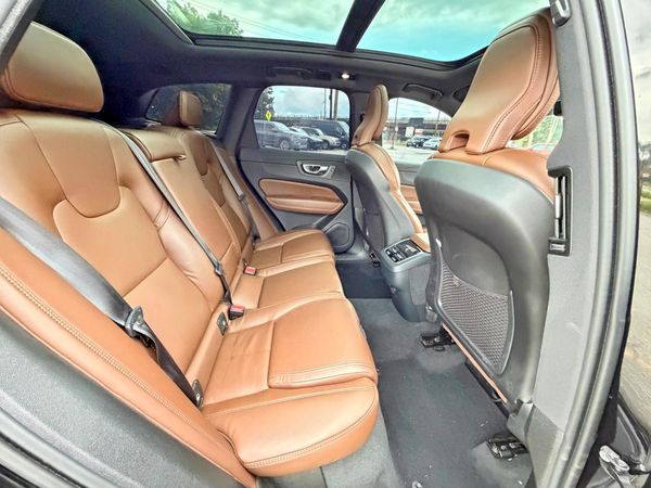 2024 VOLVO XC60 Ultimate Dark