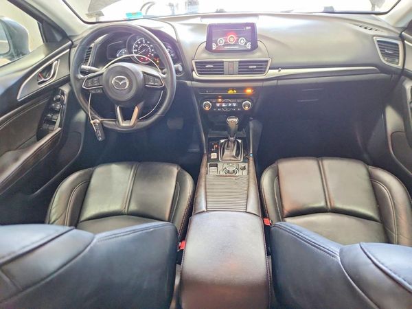 2018 MAZDA 3 Touring