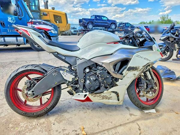 2025 KAWASAKI ZX636