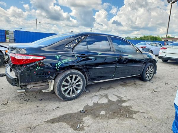 2017 TOYOTA CAMRY