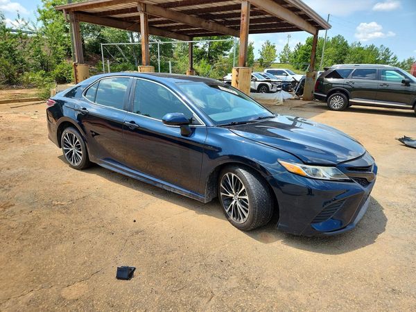 2019 TOYOTA CAMRY