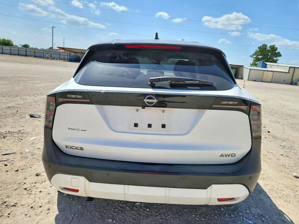 2025 NISSAN KICKS