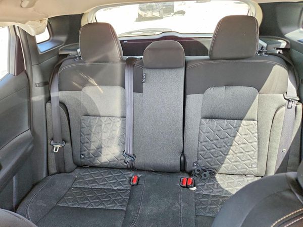 2025 NISSAN KICKS