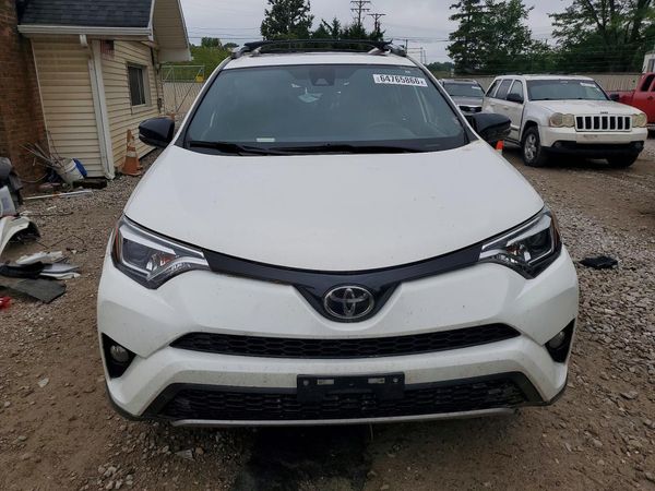 2017 TOYOTA RAV4 SE