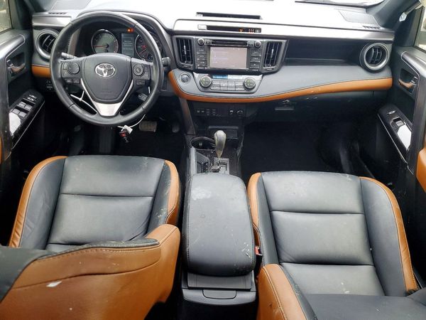 2017 TOYOTA RAV4 SE