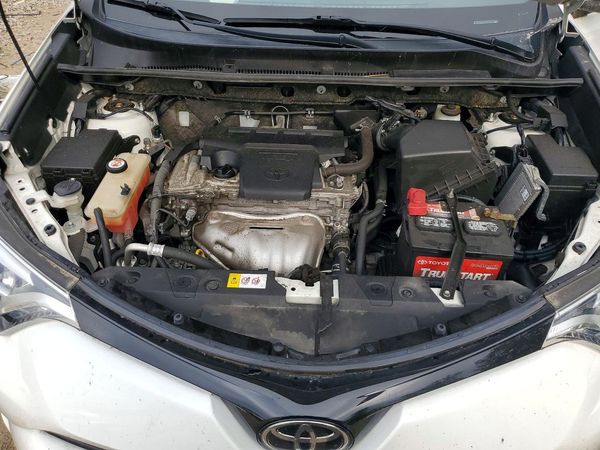 2017 TOYOTA RAV4 SE
