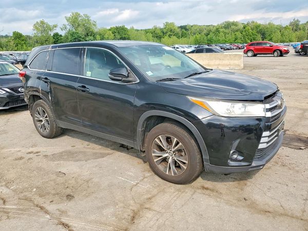 2019 TOYOTA HIGHLANDER LE/LE Plus