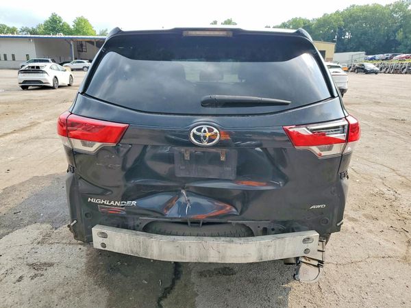 2019 TOYOTA HIGHLANDER LE/LE Plus
