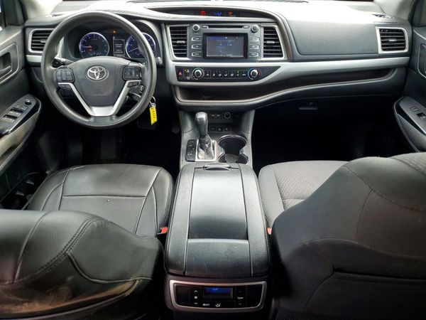 2019 TOYOTA HIGHLANDER LE/LE Plus