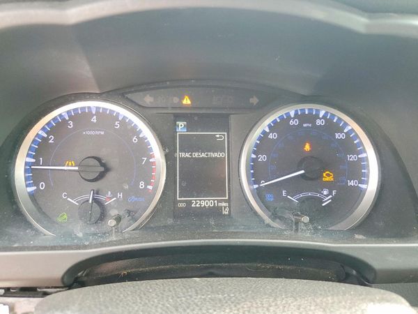 2019 TOYOTA HIGHLANDER LE/LE Plus